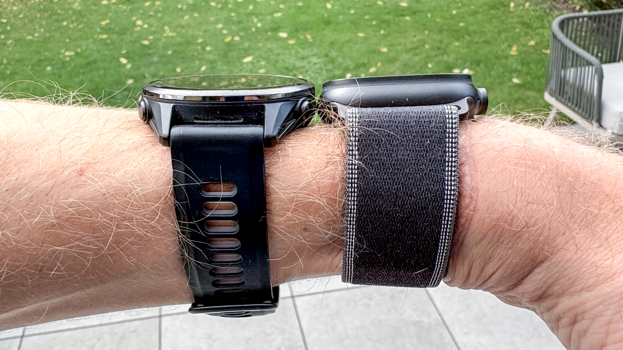 Garmin Forerunner 970 vs Apple Watch Ultra 3