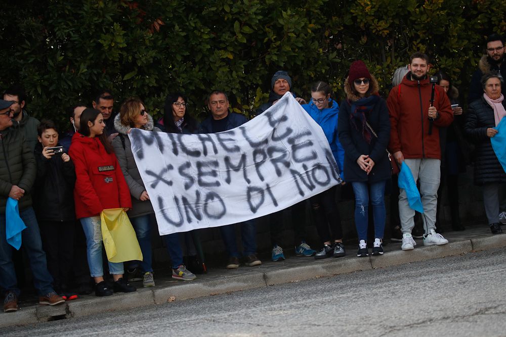 Fans pay tribute to Michele Scarponi along the route of stage 5 at Tirreno-Adriatico