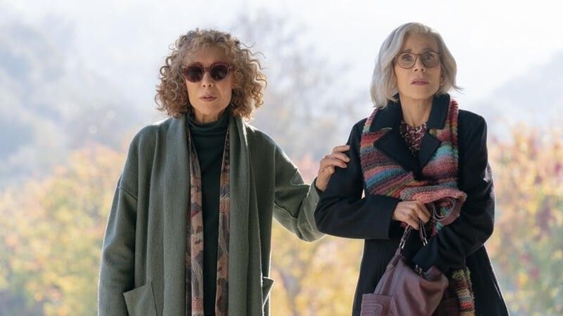 Lily Tomlin and Jane Fonda in Moving On