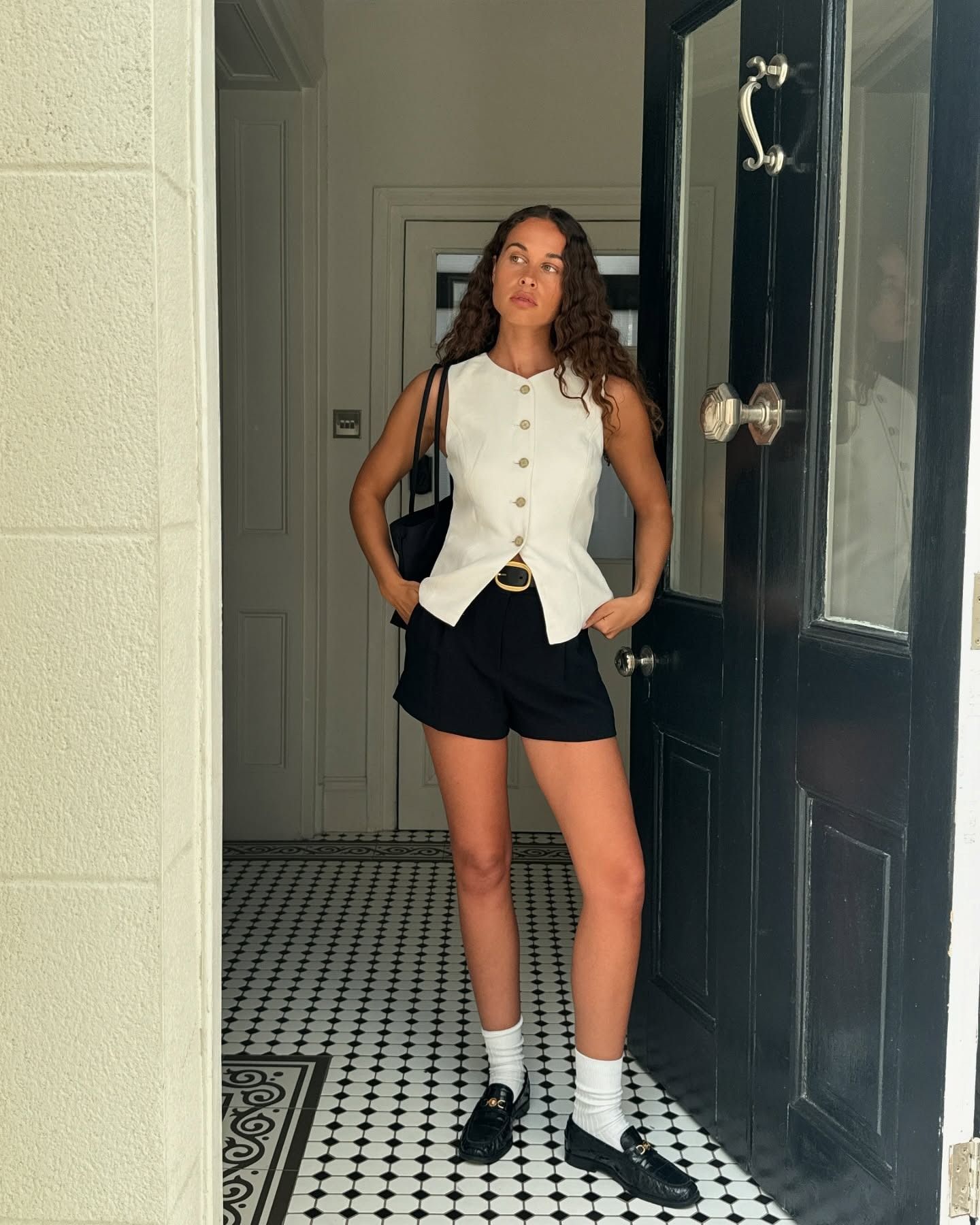 Fashion person Sarah Lysander wears a gen z workwear capsule wardrobe outfit.