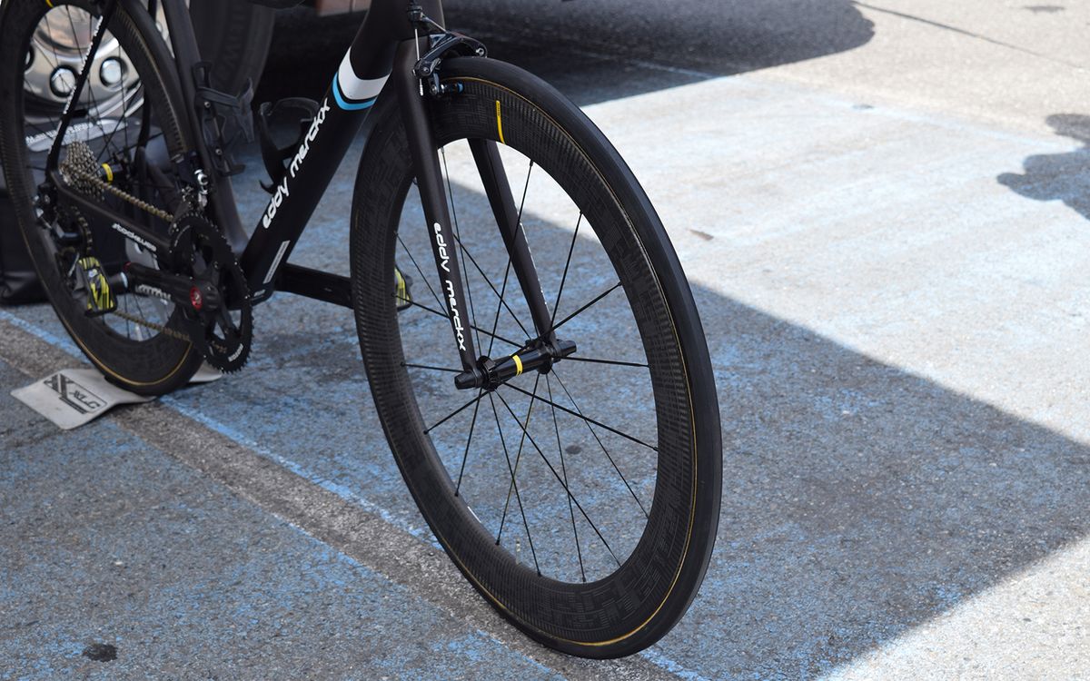 Romain Bardet is racing with limited edition wheels from Mavic, which celebrate the Tour de France