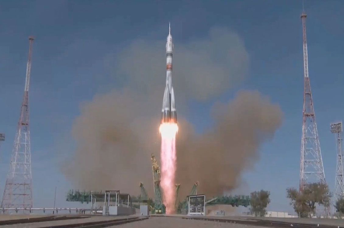 Soyuz crew launches on 'ultrafast' two-orbit flight to space station