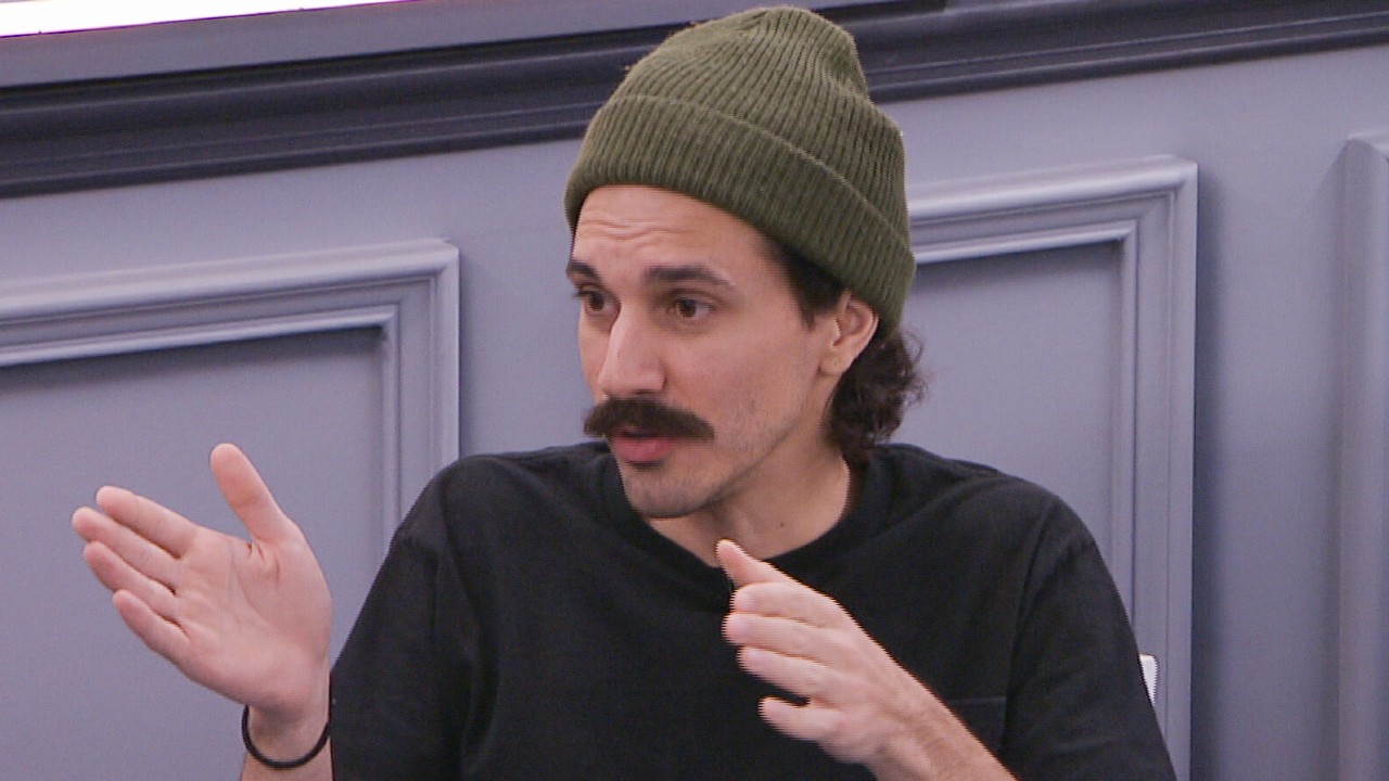 Vince pitching an idea