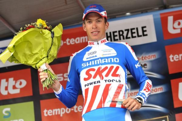 Dominique Cornu (Skil - Shimano) on the podium after winning the time trial at the Tour of Belgium.