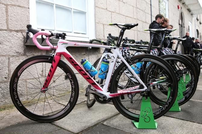 Michael Matthews enjoyed some subtle detailing on his Scott as Giro leader in 2014