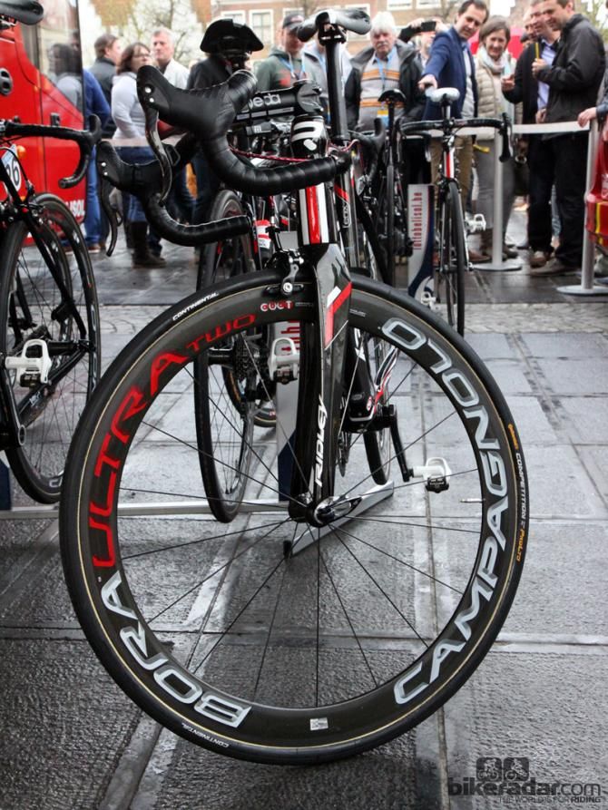 Campagnolo Bora Ultra Two carbon tubular wheels and 28mm-wide Continental Competition Pro Limited PTX tires for Jurgen Roelandts (Lotto-Belisol)