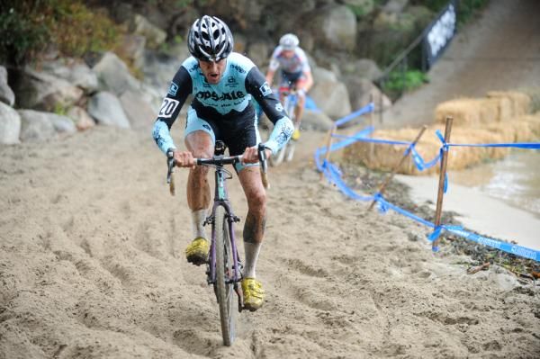 Ben Berden keeps light on his bike