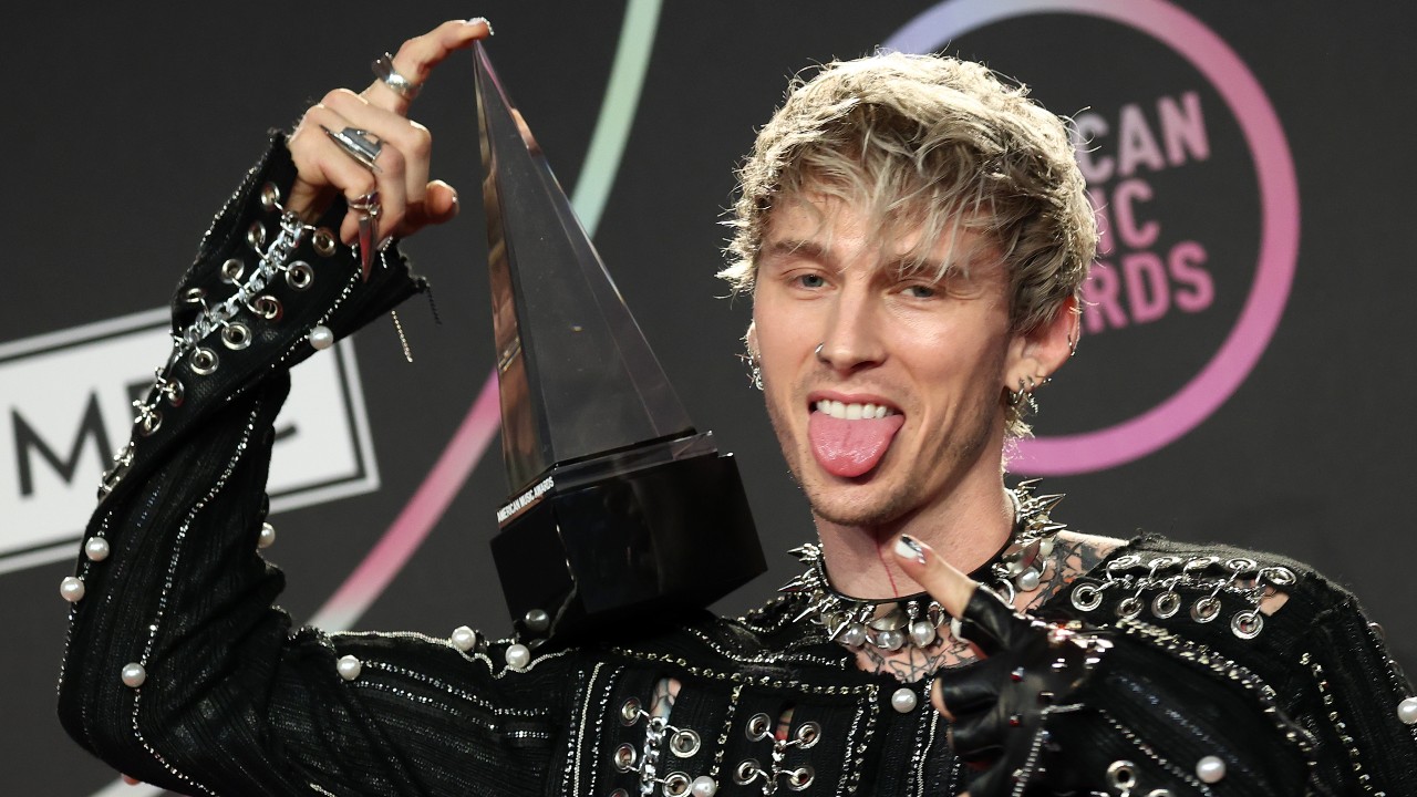 Machine Gun Kelly Net Worth Early Life Career Achievements Awards And Many More Need To Know