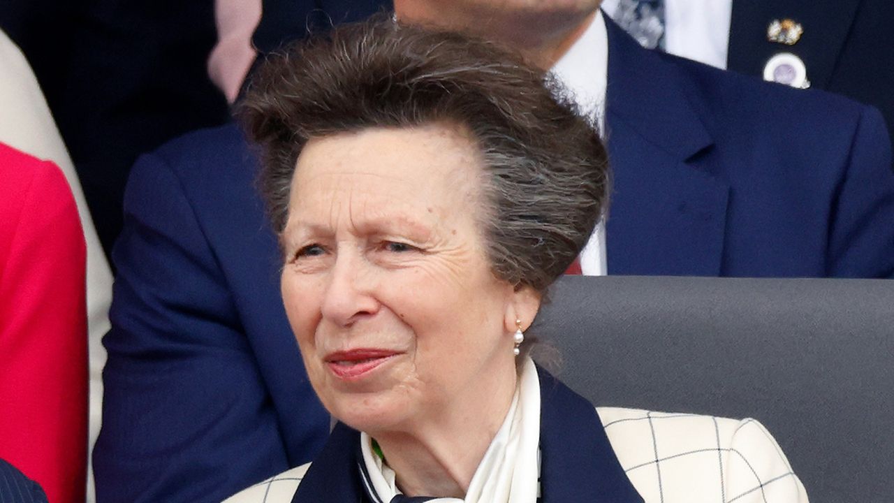 Princess Anne&#039;s beige suit and trademark scarf in Canada exudes &#039;beauty and grace&#039;