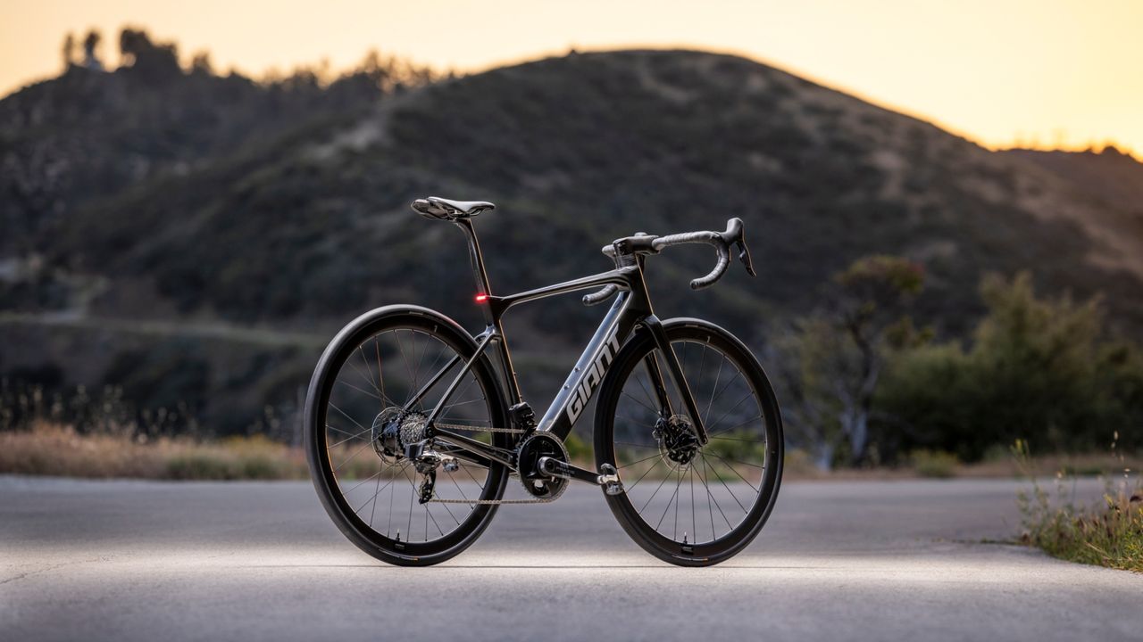 Giant Defy Advanced E+ Elite e-bike