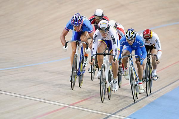 The second round of the men's keirin.