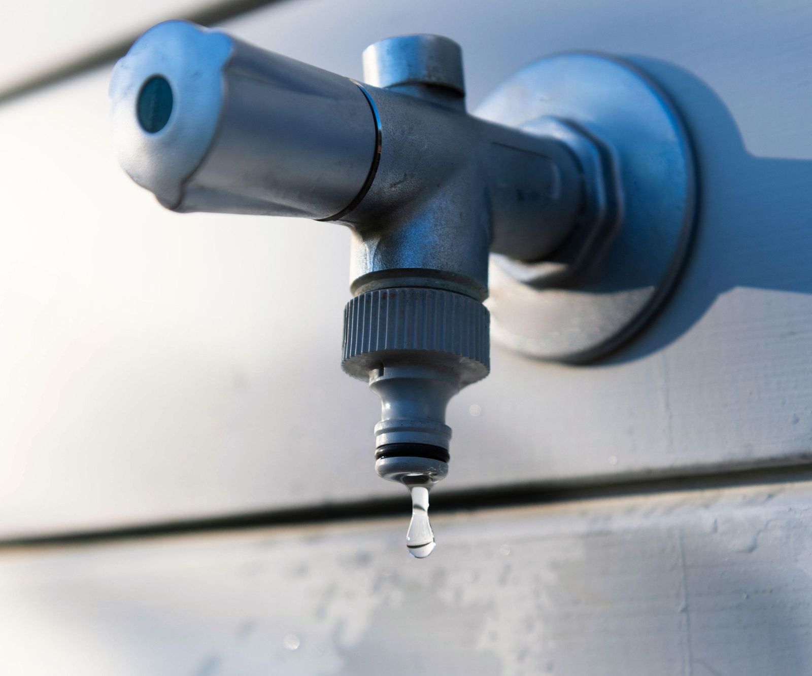 Should I cover my outside faucet? Expert advice | Homes & Gardens