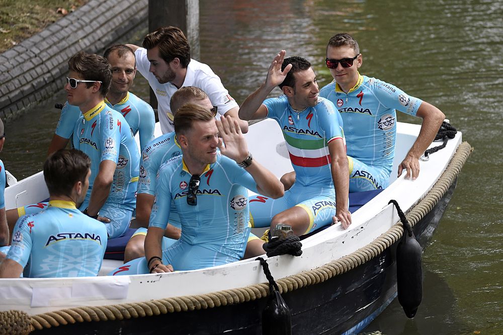 Vincenzo Nibali and his Astana team