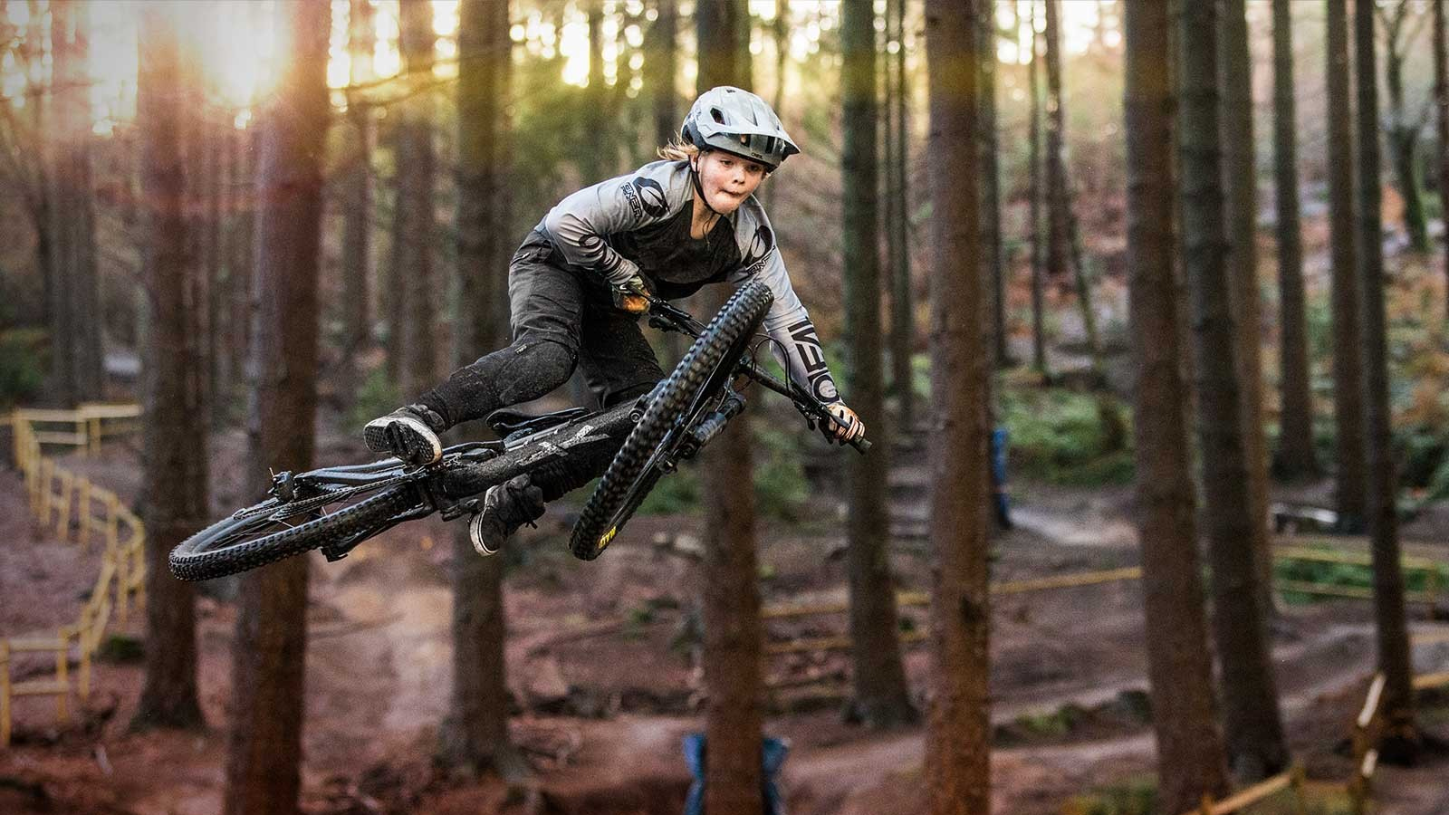 Harmonisch rijk Interactie Best 24-inch mountain bikes: Top bikes for young shredders looking to hit  the trails | BikePerfect