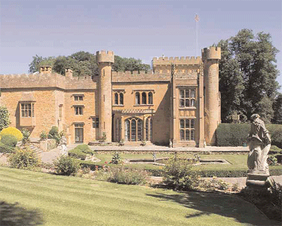 compton-castle