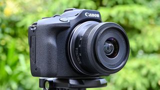 Front view of Canon EOS R100