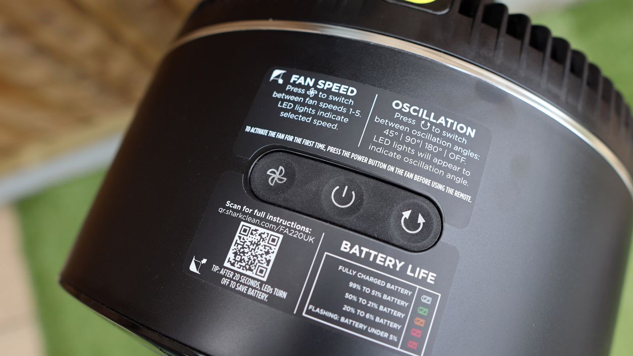 Controls on the Shark FlexBreeze Portable Fan