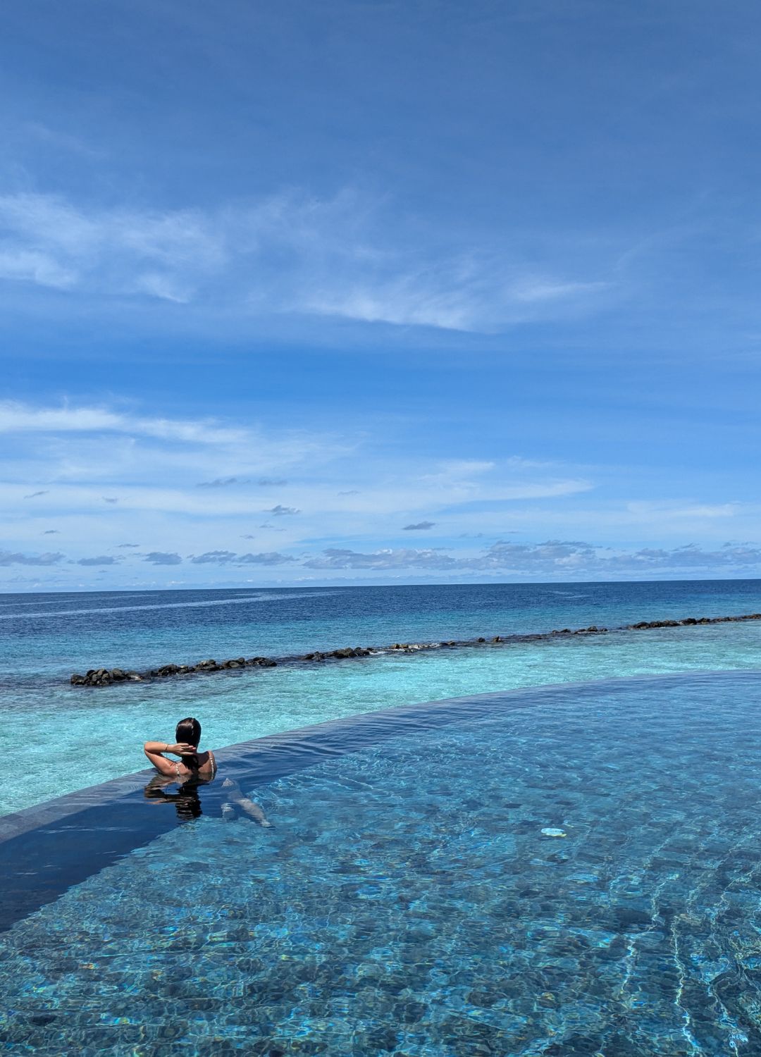 lydia swinscoe in the maldives