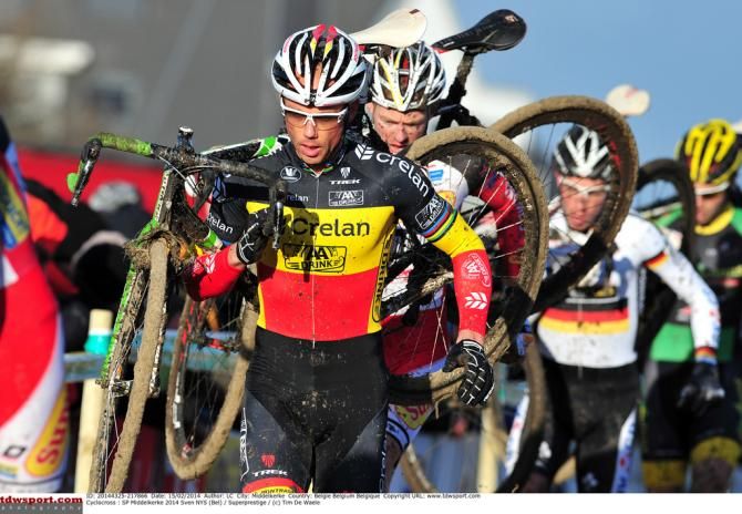 Sven Nys leads the pack