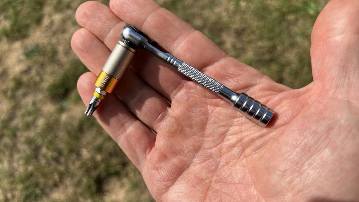 Syncros Guide Kit Multi Tool review comprehensive compact wrenching