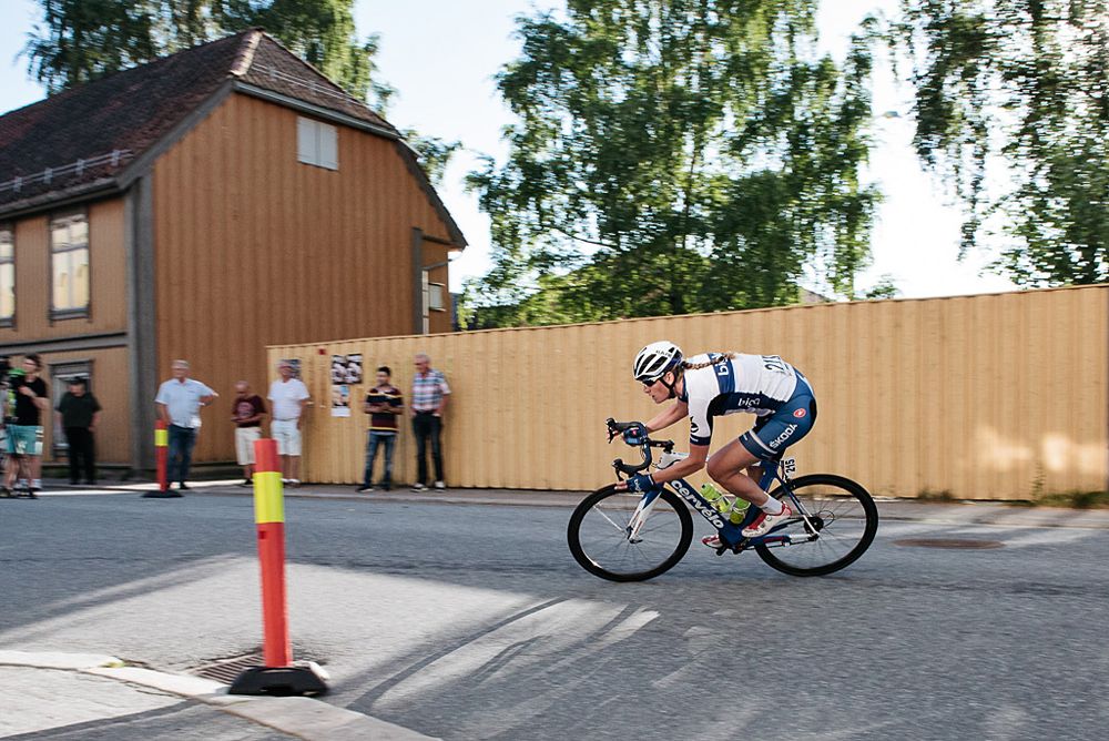 Vera Koedooder carrying speed through the corner