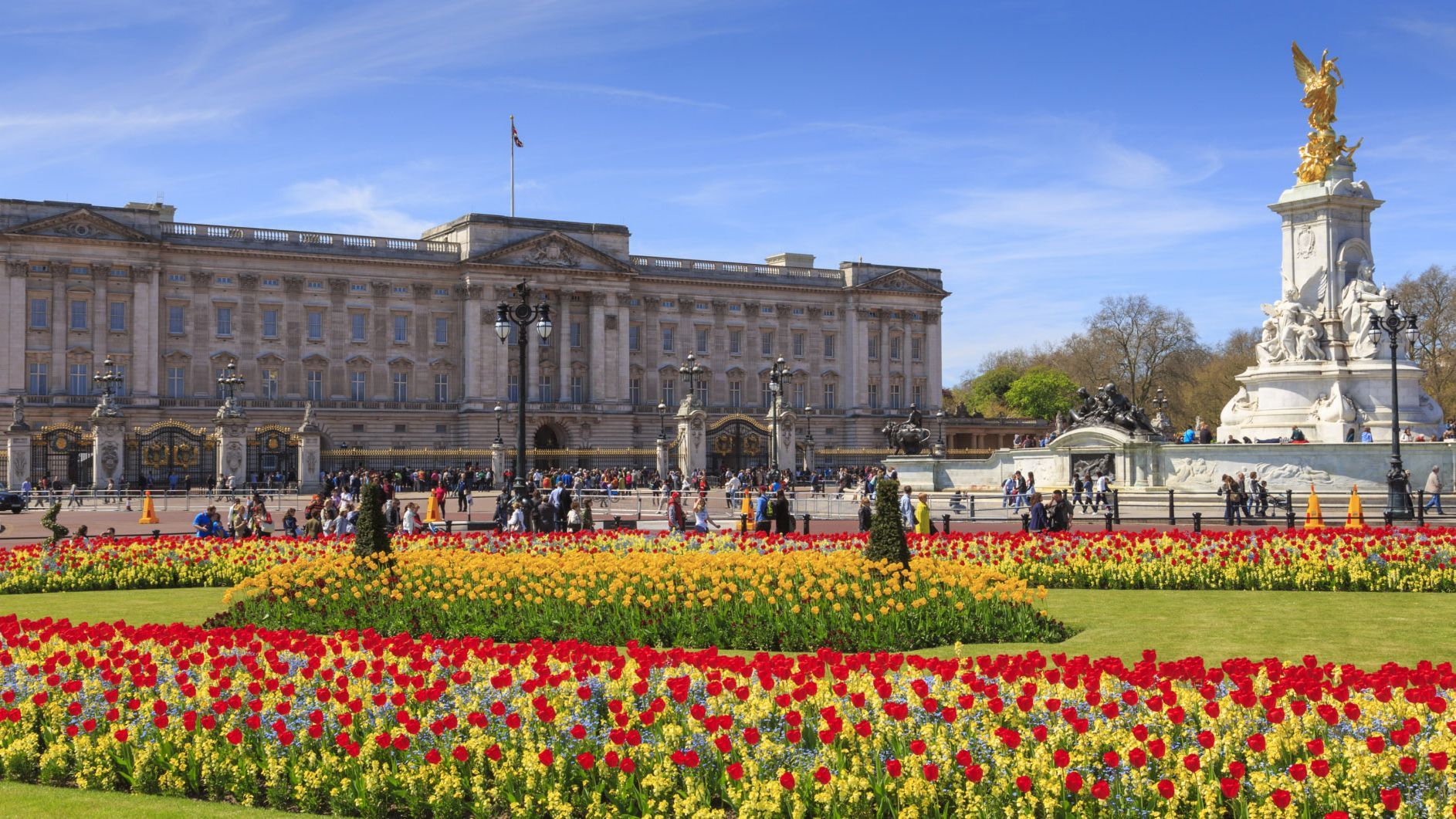 Buckingham Palace Facts - Things You Didn't Know About Buckingham 