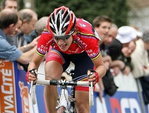 Marianne Vos races to win the last World Cup, Fl&egrave;che Wallonne