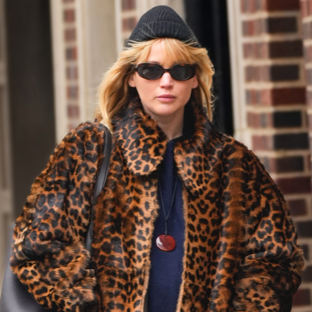 Celebrities wearing the pendant necklace trend in The A-list Edit