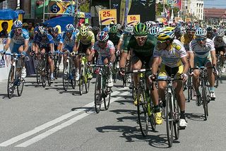 The front of the peloton is a little dis-organised as they near the final lap.
