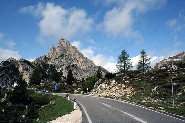 The spectacular scenery of the Passo Falzarego "niente" form the side thatI climbed it (but not when you've just done the Giau!)