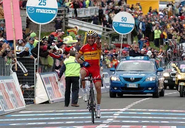Juan Manuel Garate (QuickStep) comes into the finish as winner of stage 19