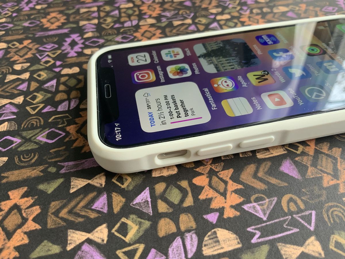 Nomad Rugged Case With Magsafe For iPhone 12 Lifestyle