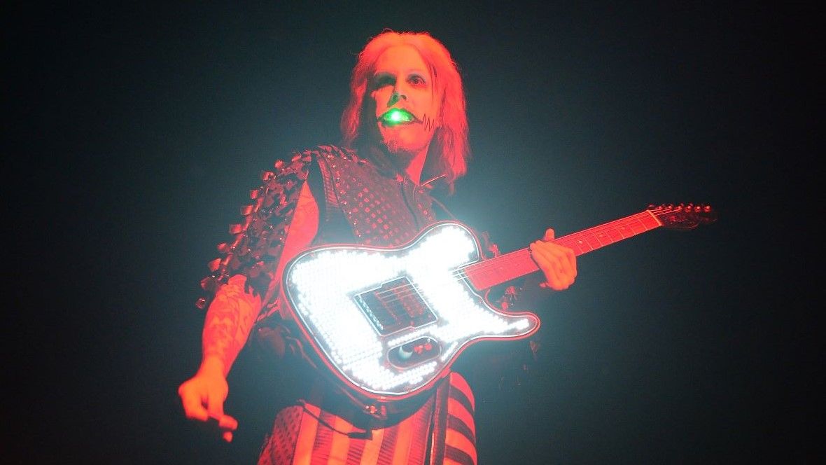 John 5 performing in 2019