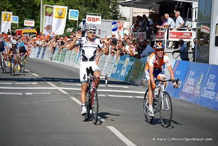 Heinrich Haussler takes out stage five in Poitiers.