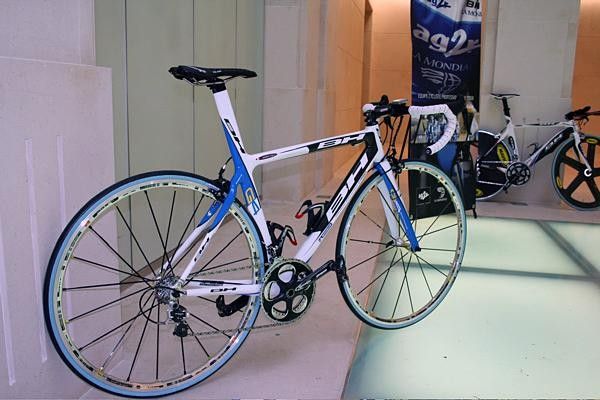In 2008 the AG2R-La Mondiale team will ride BH bikes.