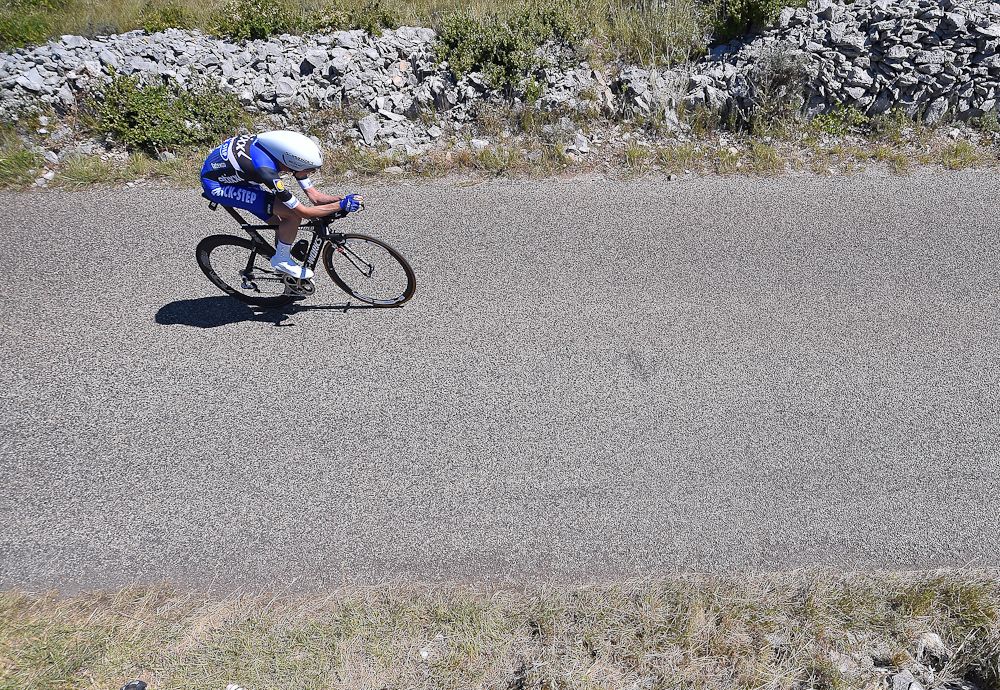 Dan Martin en route to the finish of the stage 13 time trial at the 2016 Tour de France.