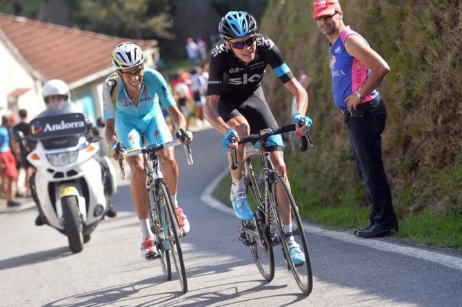 Chris Froome (Team Sky) and Fabio Aru (Astana) charging away for the stage win and GC bonus seconds