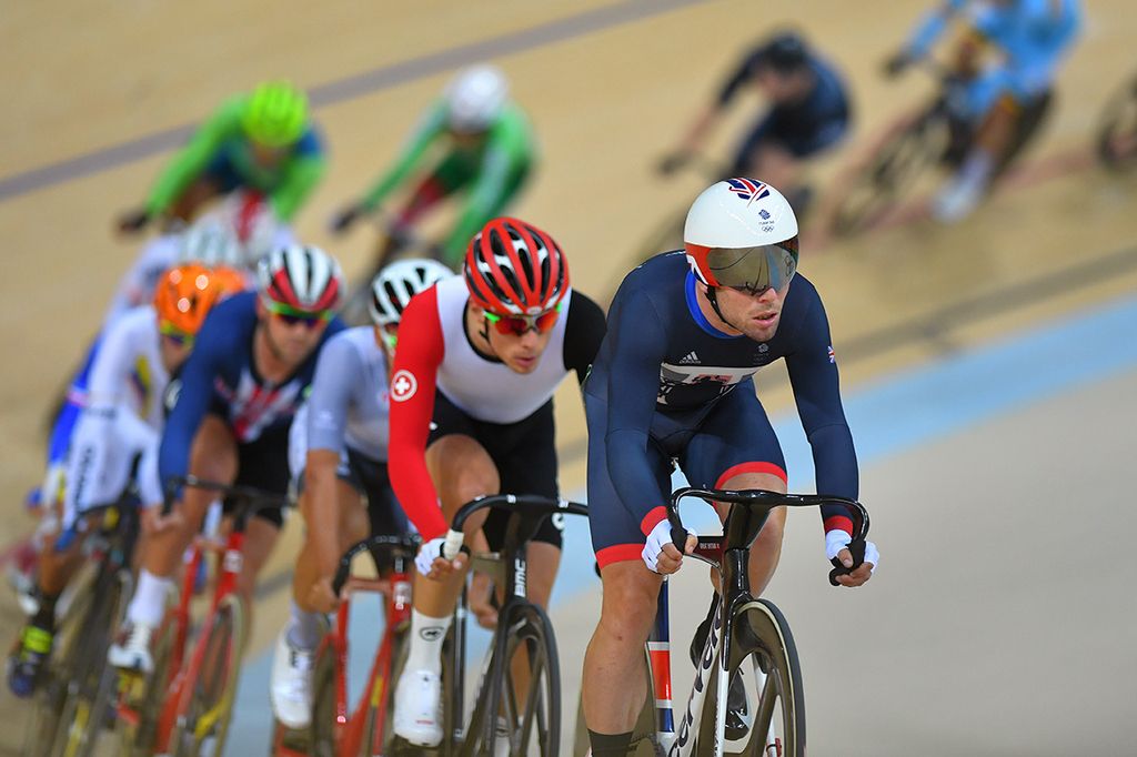Mark Cavendish leads during the elimination race