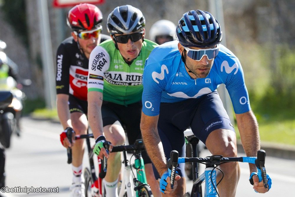 Lluis Mas leads the way in the break