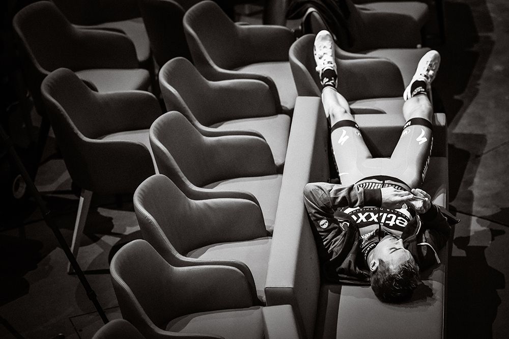 Gianni Meersman takes a break