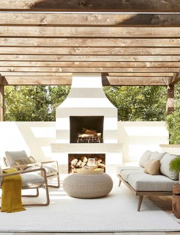 12 design pieces for an ultimate backyard entertaining space | Livingetc