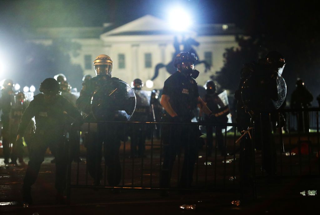 National Guard guards the White House