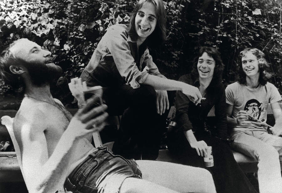 Genesis relaxing, group portrait