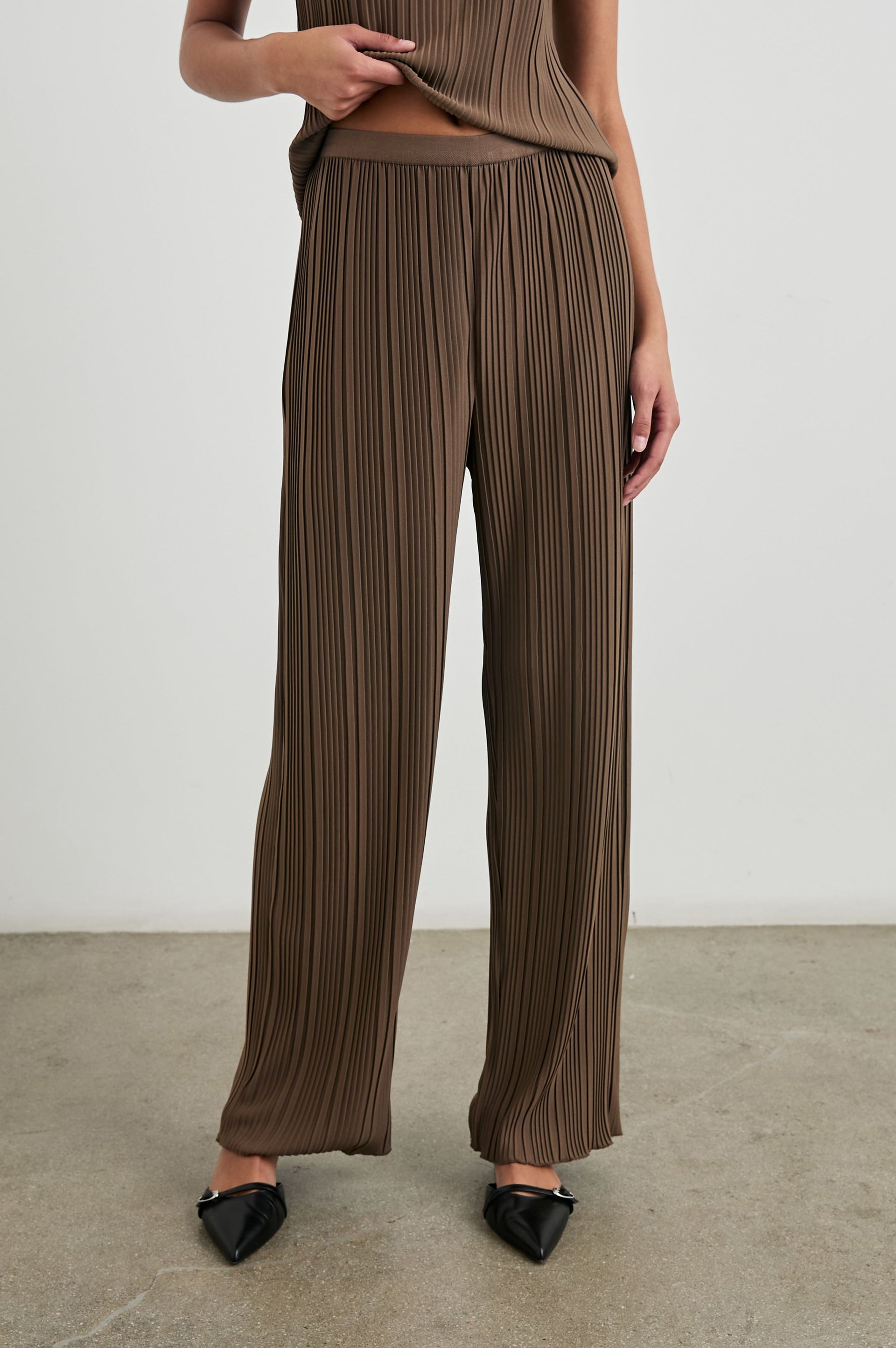 Liana Pant - Morel