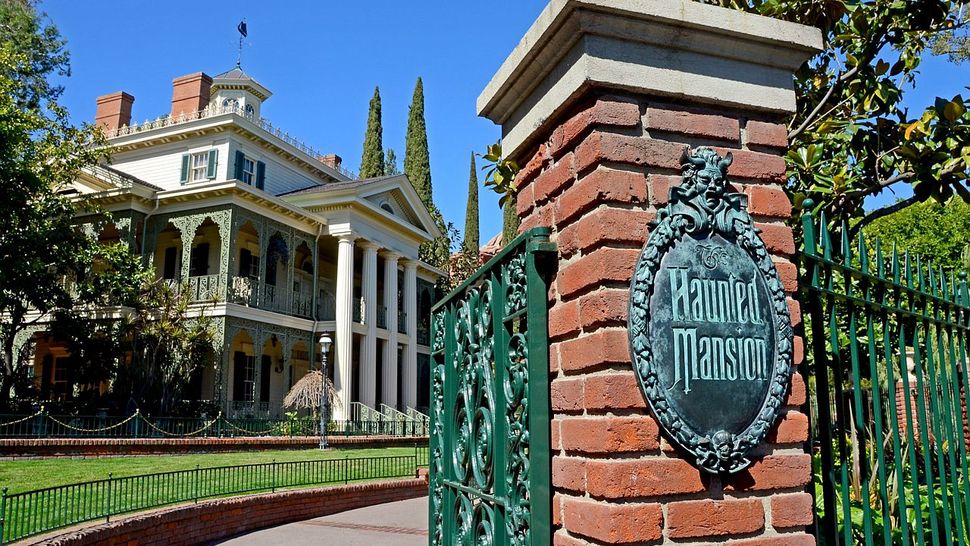 Disneyland S Haunted Mansion The Surprisingly Complex History Of The Popular Ride Cinemablend