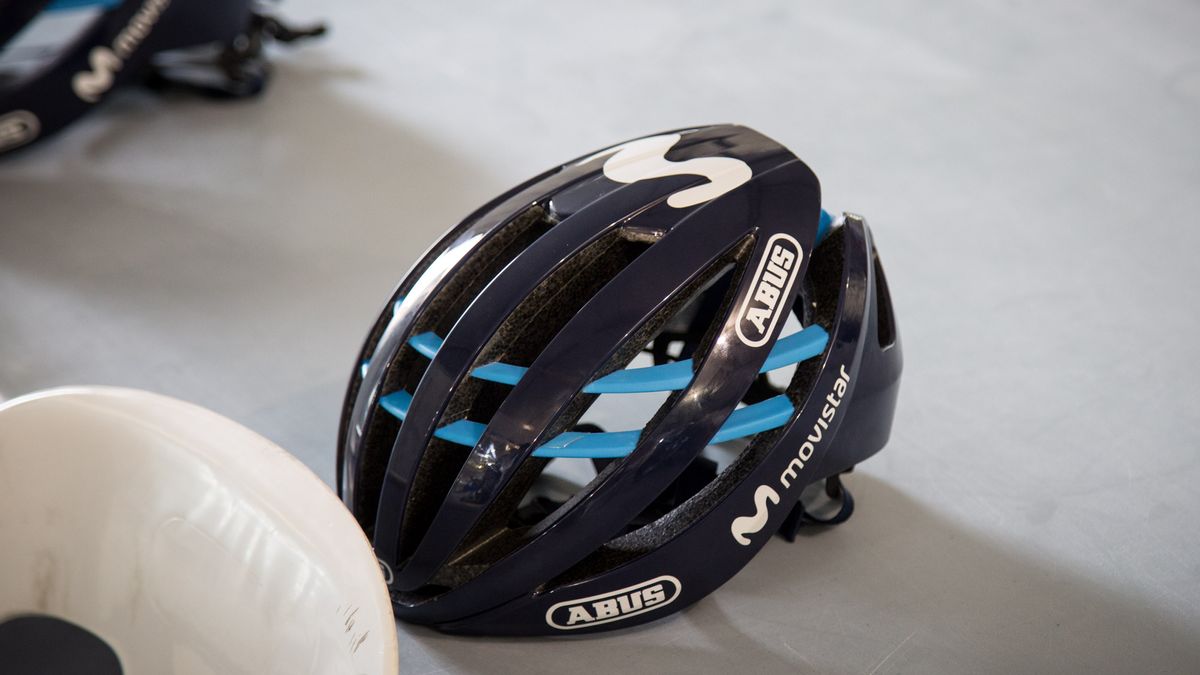 Movistar had the new (as of October 2017) Aventor lids laid out for Wednesday's training ride