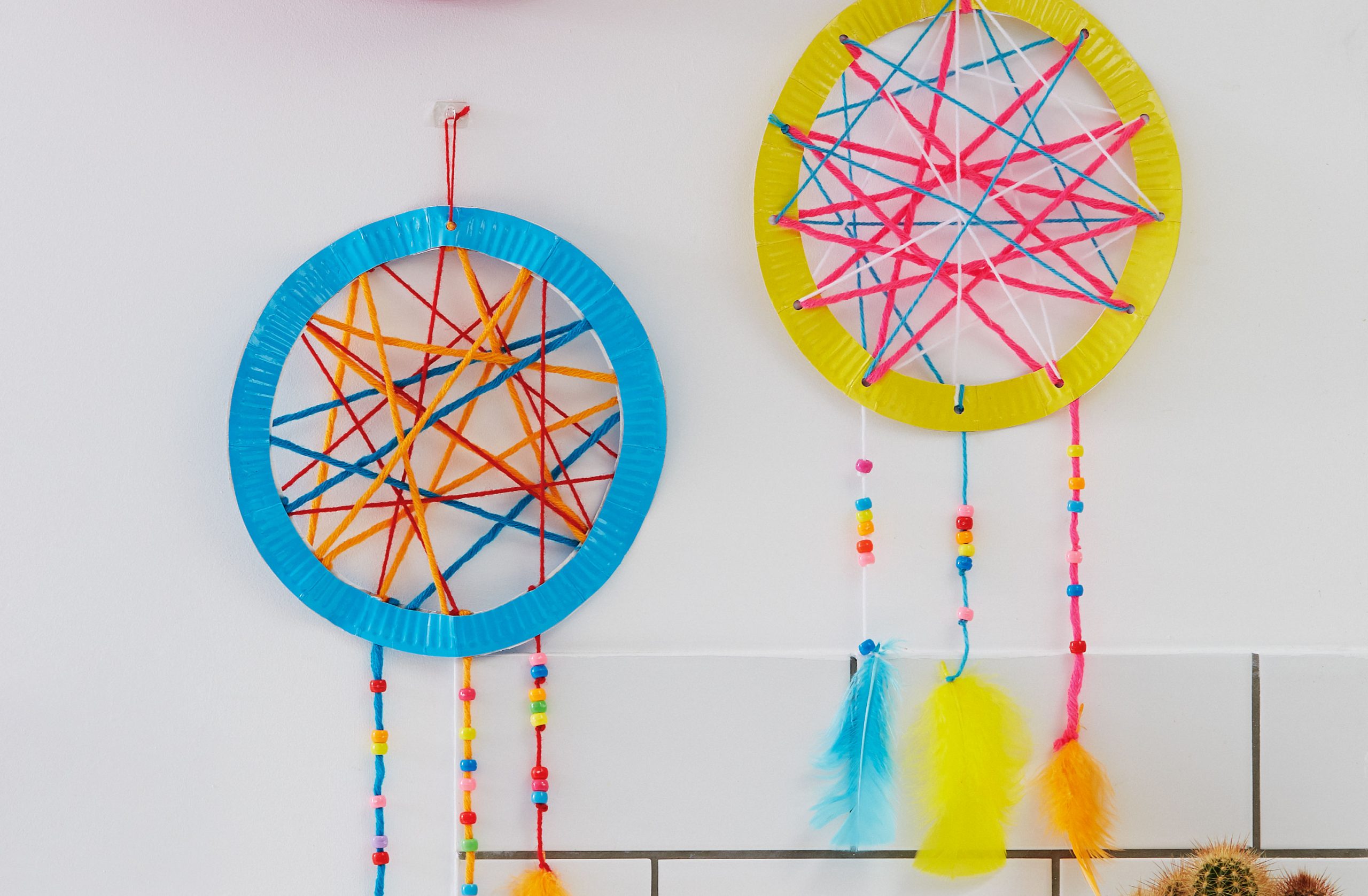 Easy crafts for kids illustrated by DIY dreamcatchers