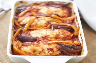 Baked Chicken with Mushrooms Red Onions & Peppers_Dolmio.jpg