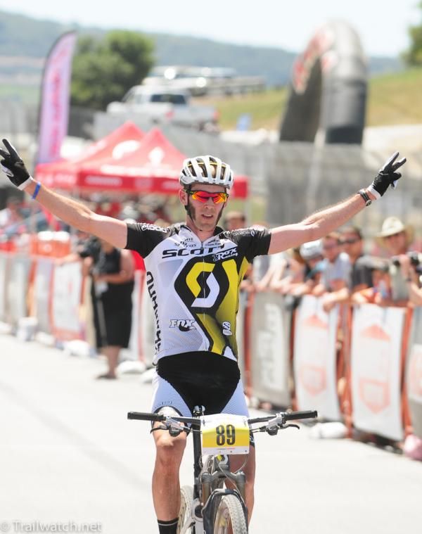 Geoff Kabush (Scott-3Rox Racing) rolls in alone to take the win