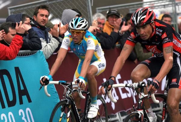 Alberto Contador (Astana) and Juan Maurizio Soler (Caisse d'Epargne) at the finish